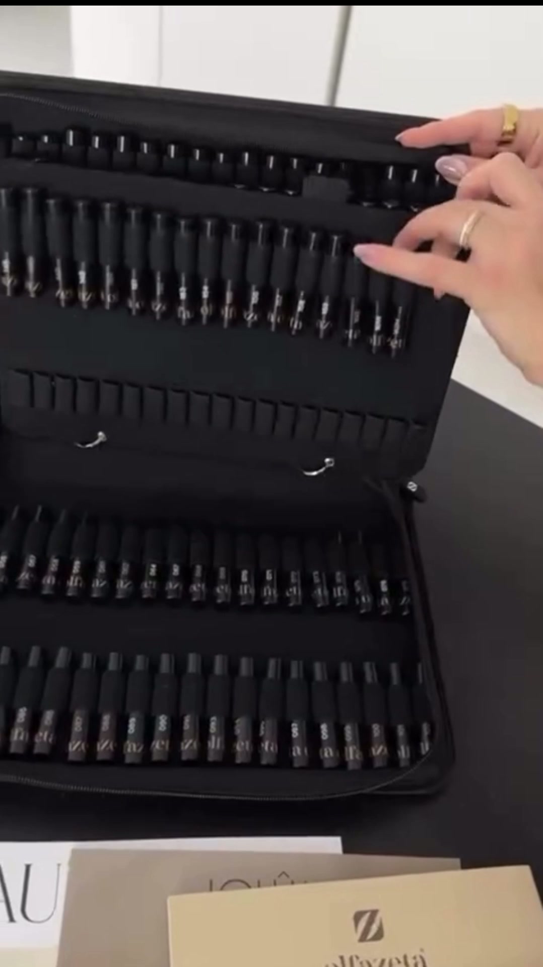 CHOGAN Paket beim Auspacken mit Produkten der Erstbestellung